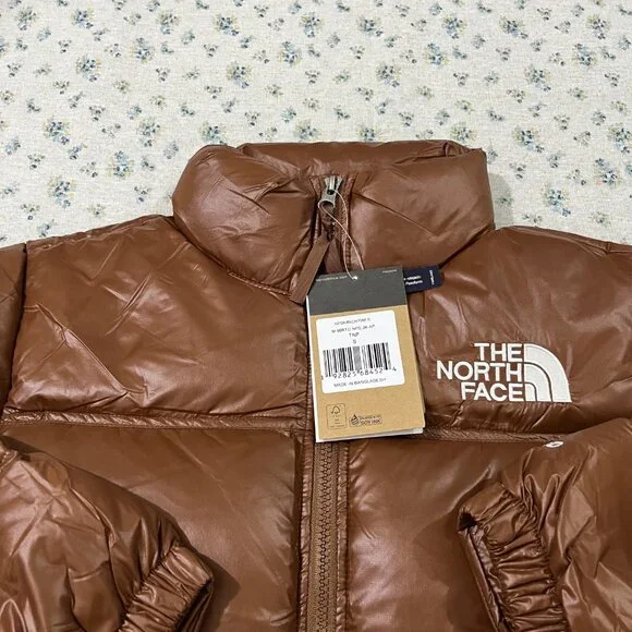 The North Face 1984 Short "Kendall Jenner Style" Glossy Down Jacket - Picture 10 of 11